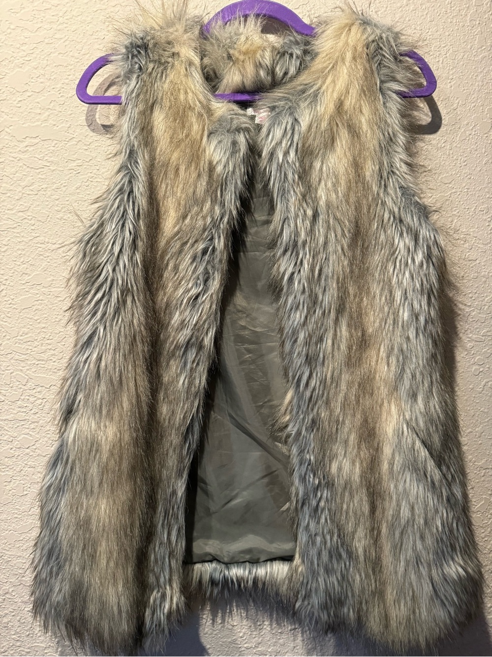 Y2K Xhilaration Faux Fur Vest in Gray and Tan